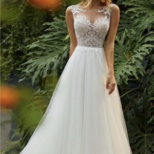 White Lace Wedding Dress